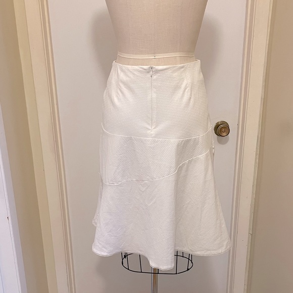 Textured A-line skirt with lace hem trim - Picture 2 of 4